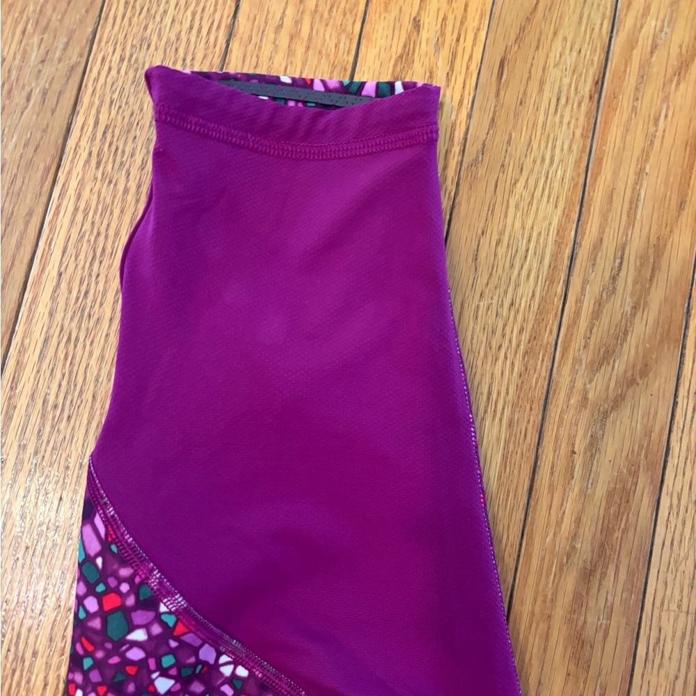 Lululemon Mosaic Print Cropped Leggings Size 4 - Picture 8 of 11
